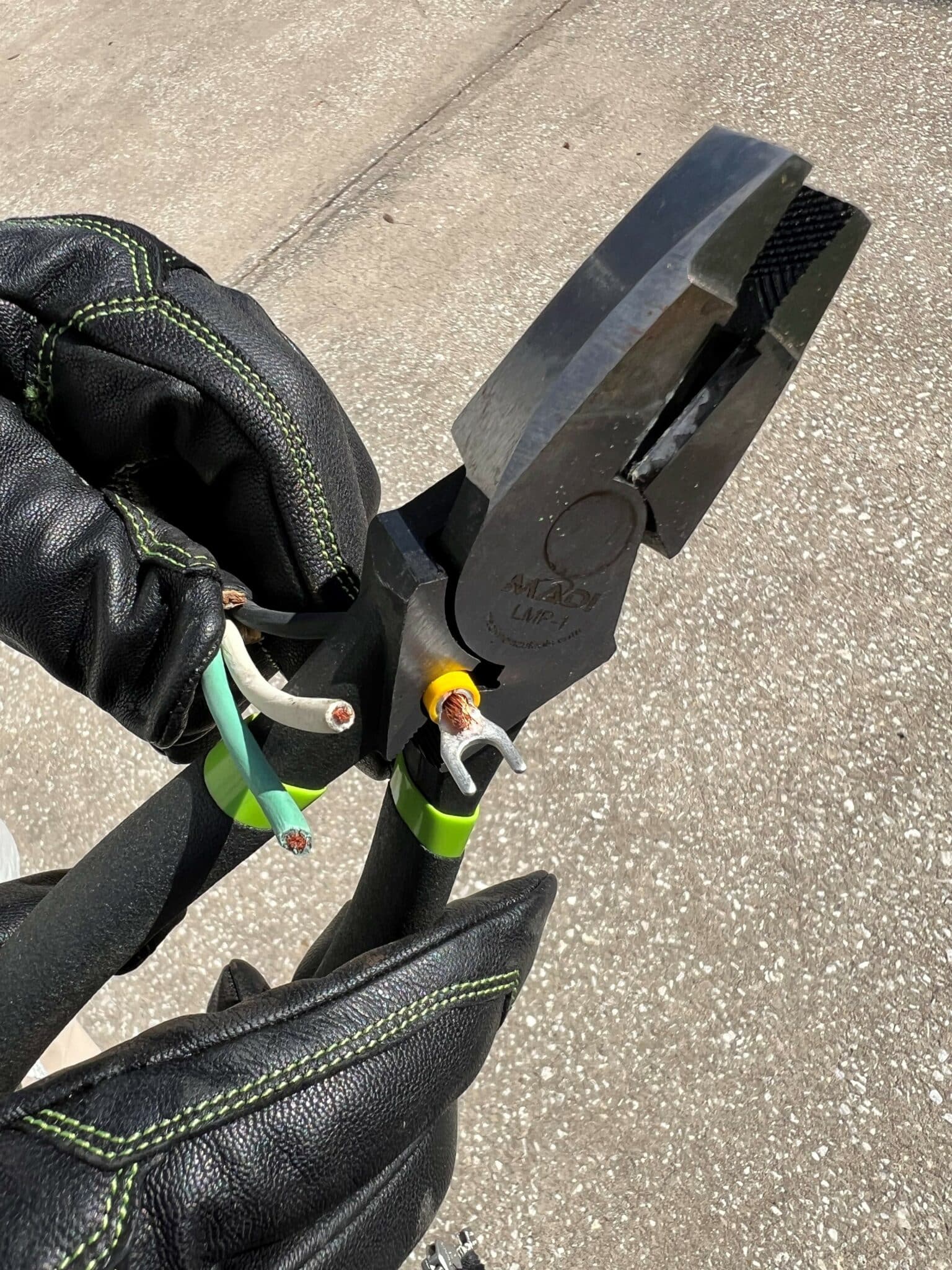 9″ High Leverage Lineman Pliers with Crimper and Secondary Gripping Surface - Image 3