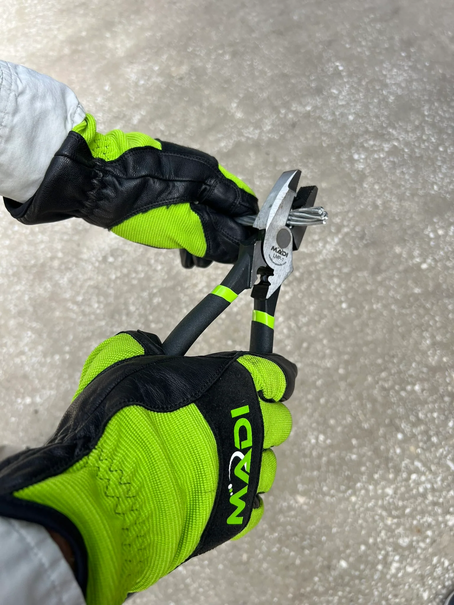 9″ High Leverage Lineman Pliers with Crimper and Secondary Gripping Surface - Image 5