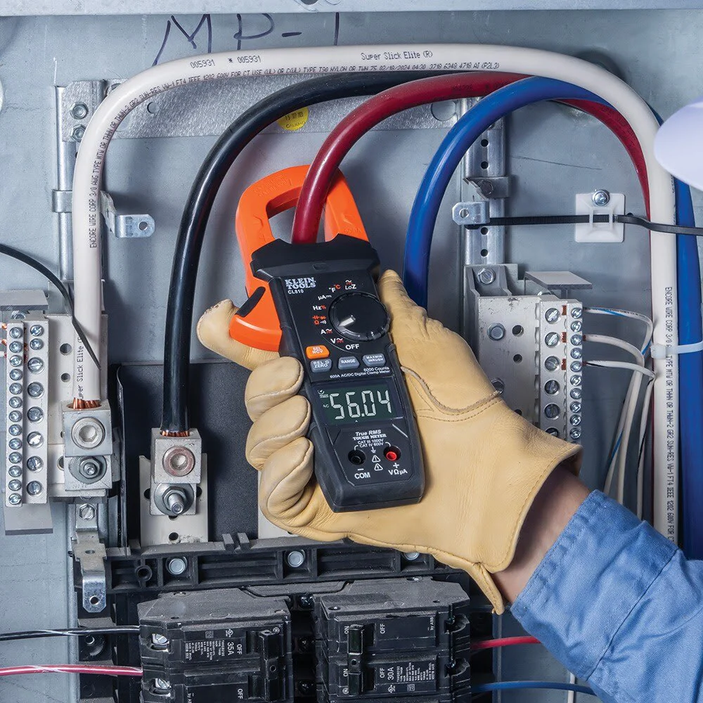 Klein CL810 600A AC/DC Auto-Ranging Digital Pro Clamp Meter with Worklight - Image 9