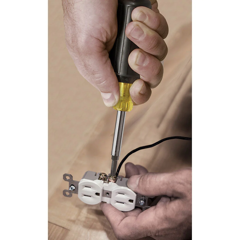 Klein Tools 32500 Multi-Bit Screwdriver / Nut Driver, 11-in-1, Ph, Sl, Sq, Torx Bits - Image 6