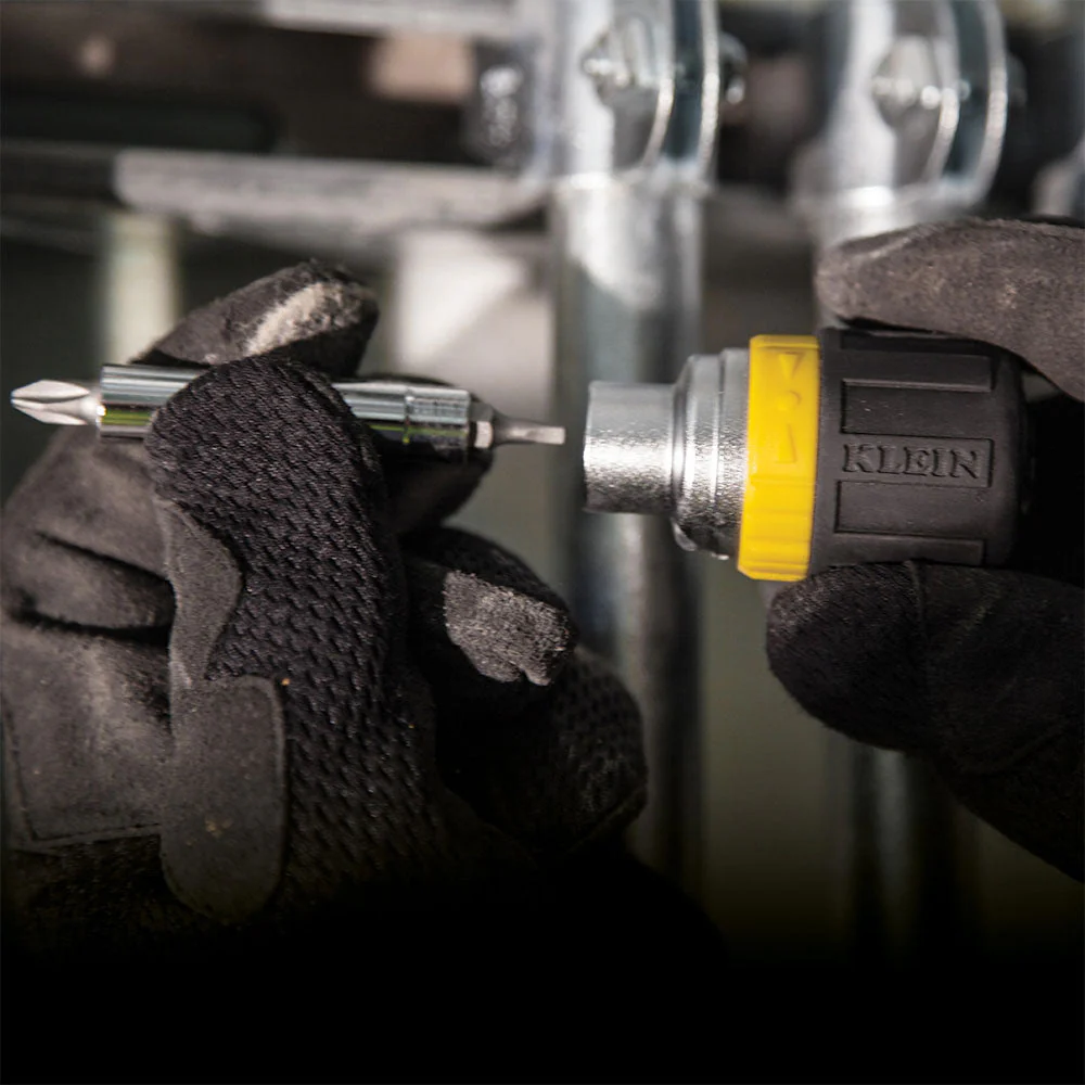 Klein Tools 32594 Multi-Bit Ratcheting Screwdriver, 6-in-1, Stubby, Ph, Sl, Sq, Nut Bits - Image 4