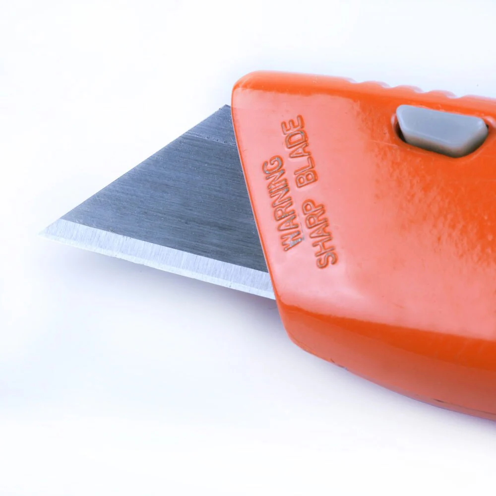 Klein Tools 44218 Cable Skinning Utility Knife w/Replaceable Blade - Image 4