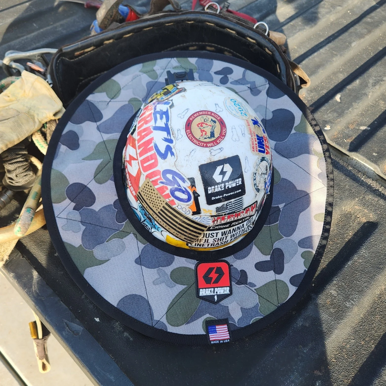 SUN SHADES - Image 13